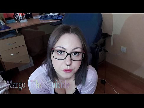❤️ Une fille sexy avec des lunettes suce profondément un gode devant la caméra Sexe at porn fr.taxiporec.top ☑